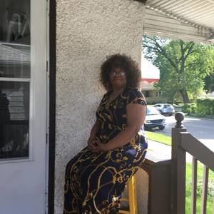 Meet your Posher, Debbie